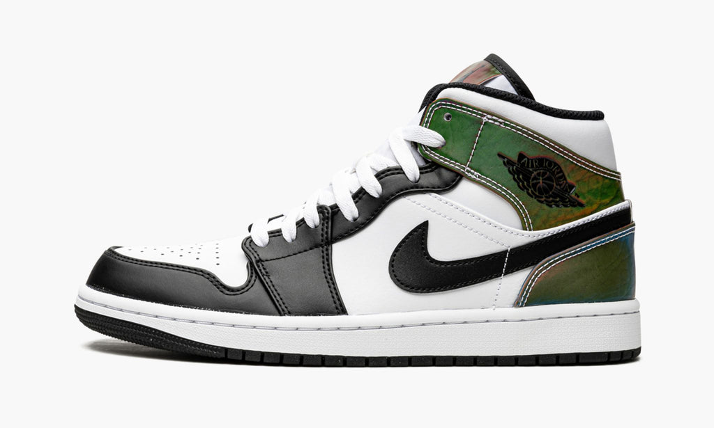 "Heat Reactive" Air Jordan 1 Mid SE - product image from the listing.