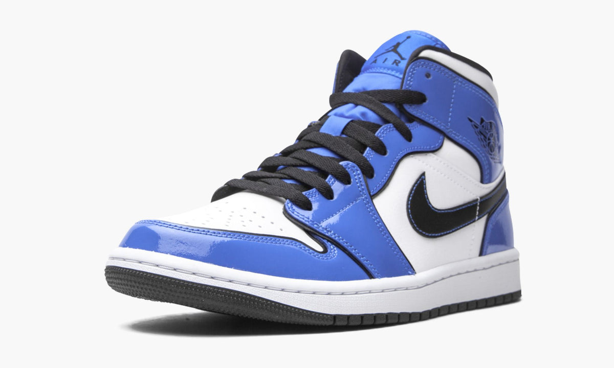 Air Jordan 1 Mid SE Signal in Blue - product image from the listing.