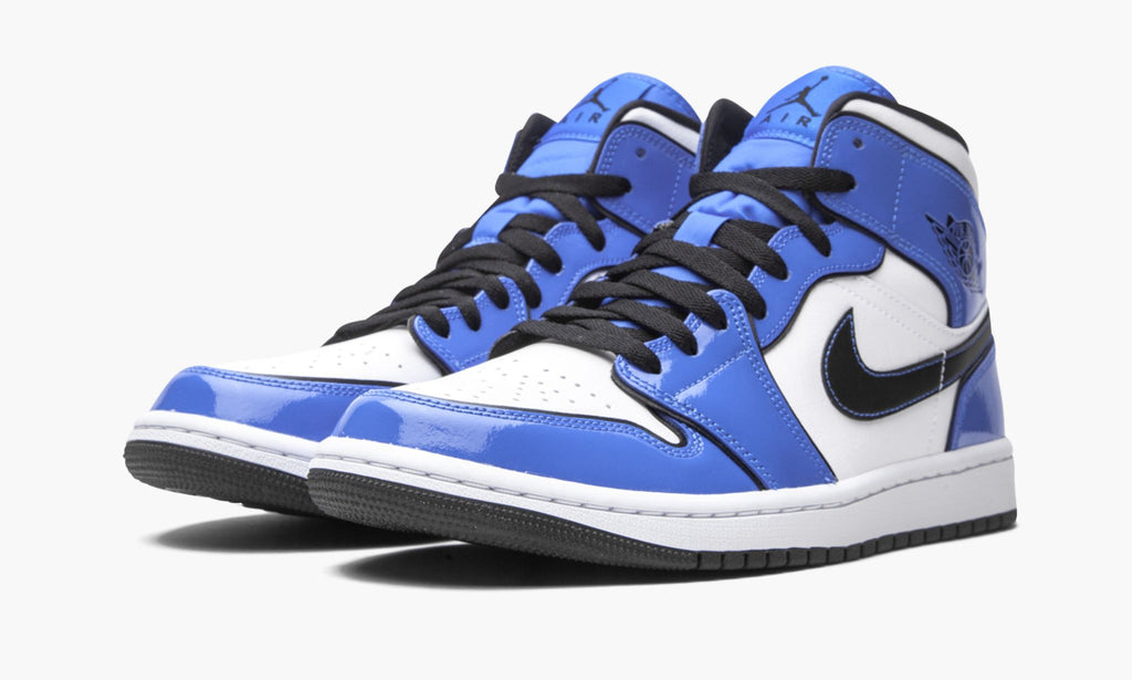 Air Jordan 1 Mid SE Signal in Blue - product image from the listing.