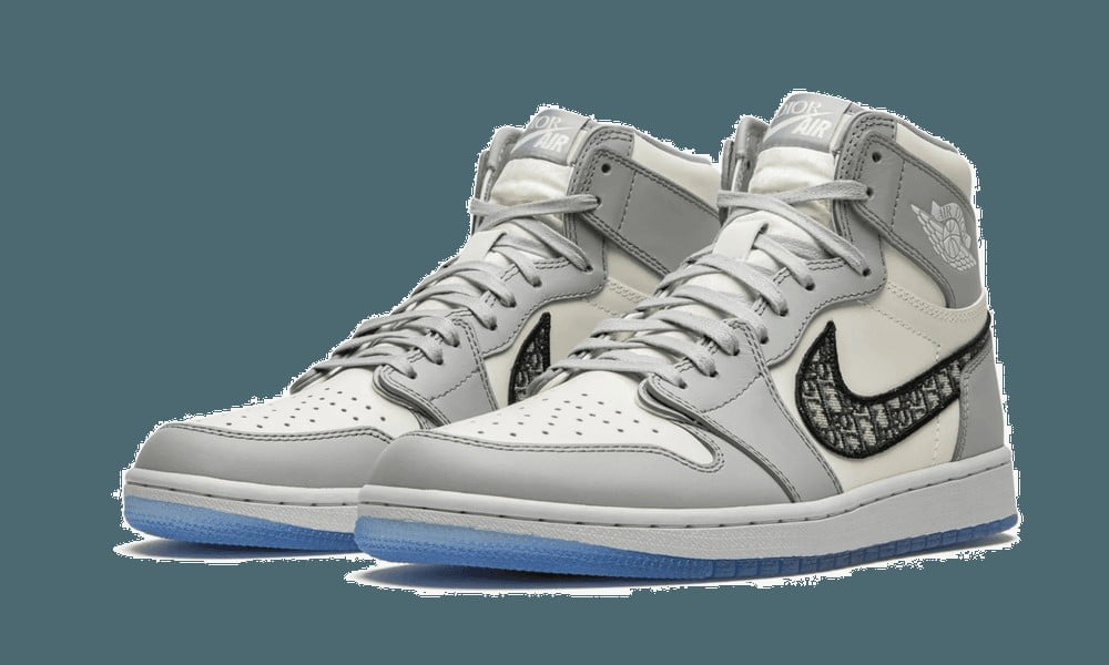 CN8607 - Air Jordan 1 Retro High - product image from the listing.