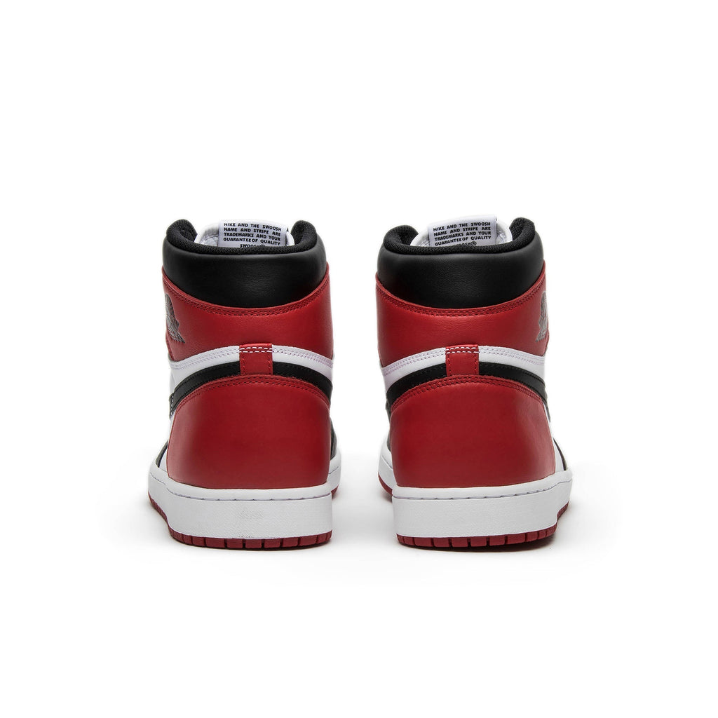 "Black Toe" Air Jordan 1 Retro High OG 2016 555088-125 - product image from the listing.