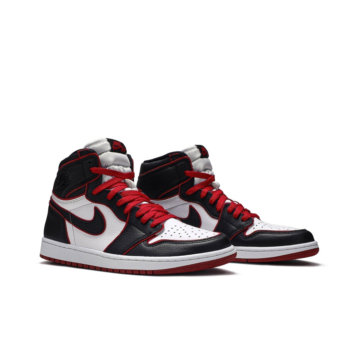 "Bloodline" Air Jordan 1 Retro High OG 555088-062 - product image from the listing.