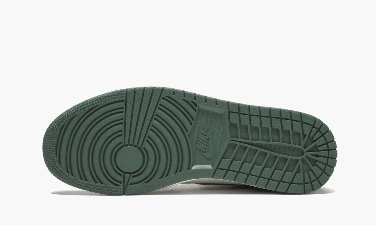 "Clay Green" Air Jordan 1 Retro High OG - product image from the listing.