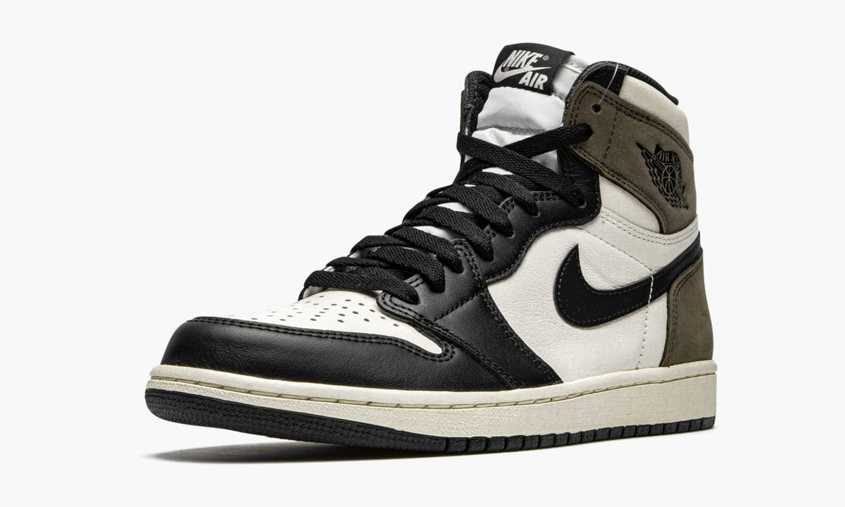"Dark Mocha" Air Jordan 1 Retro High OG - product image from the listing.