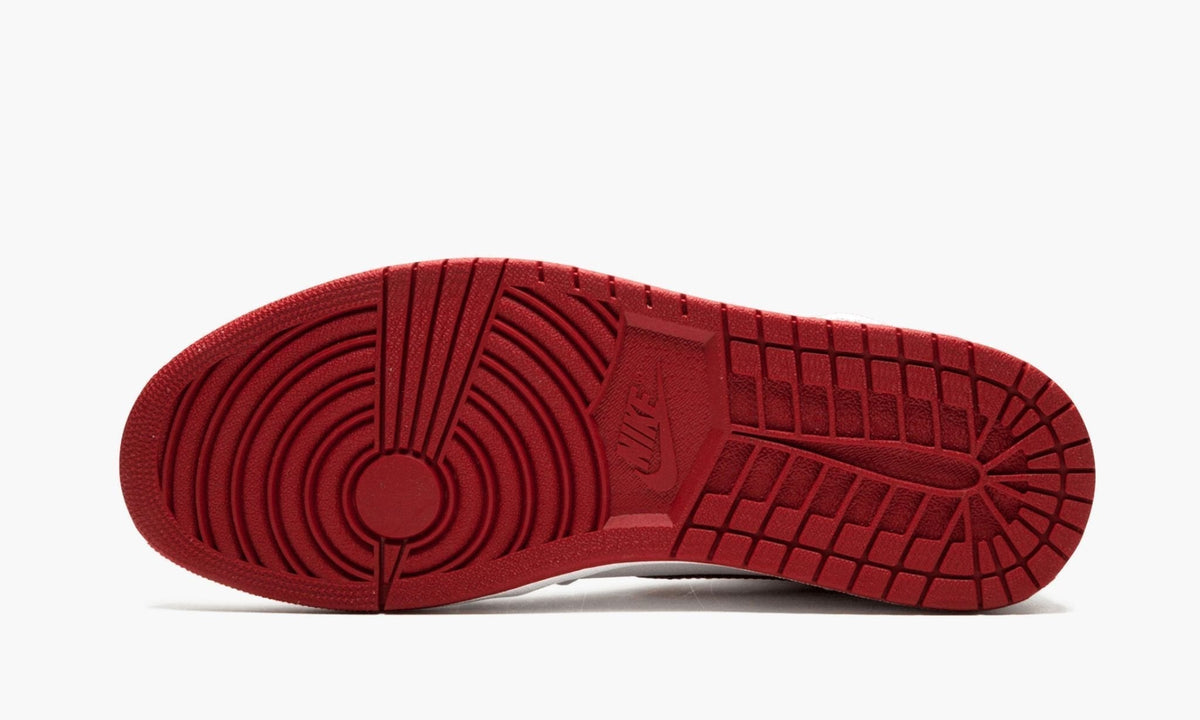 "Metallic Red" Air Jordan 1 Retro High OG - product image from the listing.