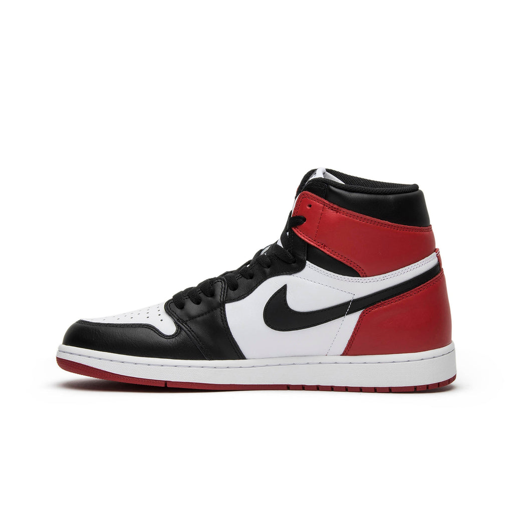 Black Toe 2016 - Air Jordan 1 Retro High OG 555088-125 - product image from the listing.