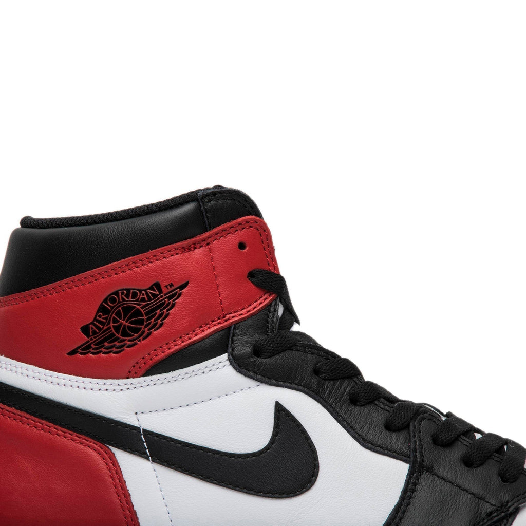 Black Toe 2016 - Air Jordan 1 Retro High OG 555088-125 - product image from the listing.