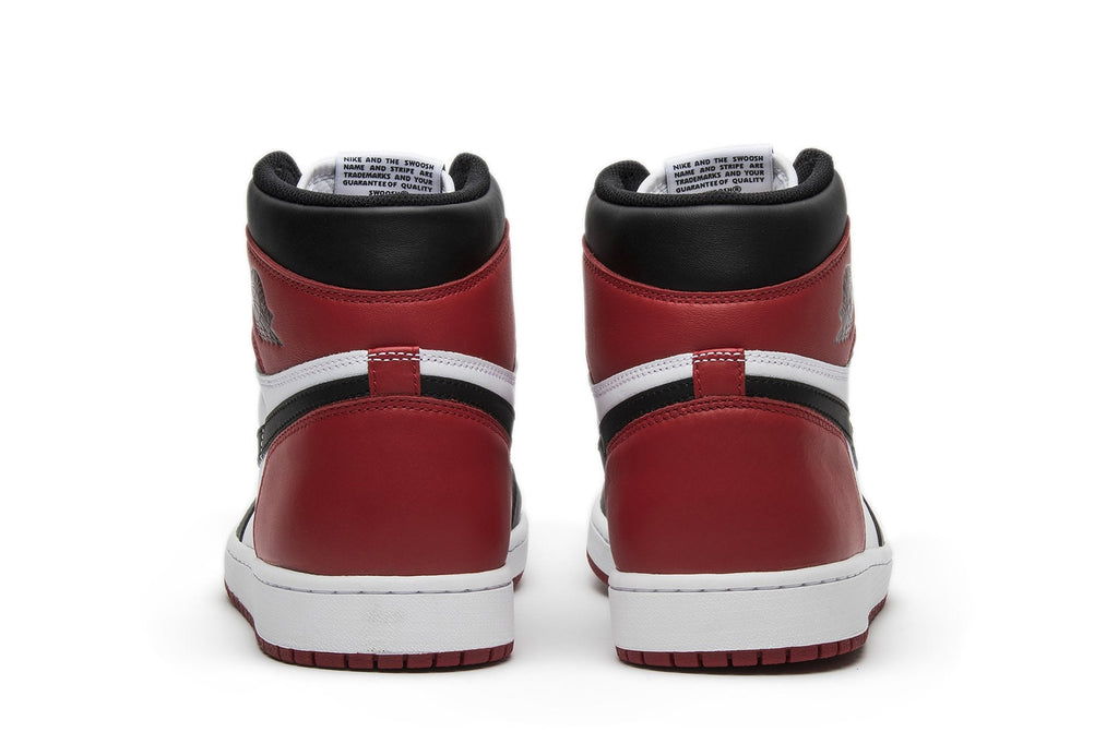 Black Toe - Air Jordan 1 Retro High OG - product image from the listing.