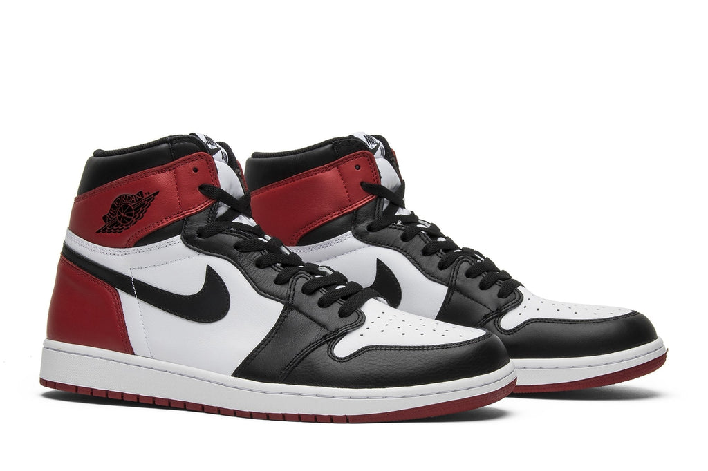 Black Toe - Air Jordan 1 Retro High OG - product image from the listing.