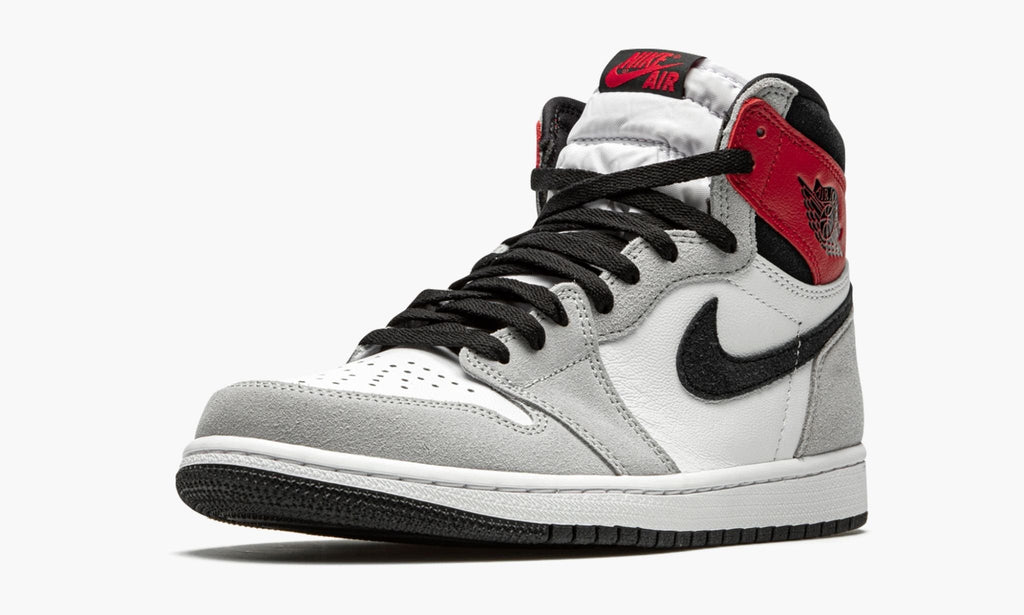 Air Jordan 1 Retro High OG in Light Smoke Grey - product image from the listing.