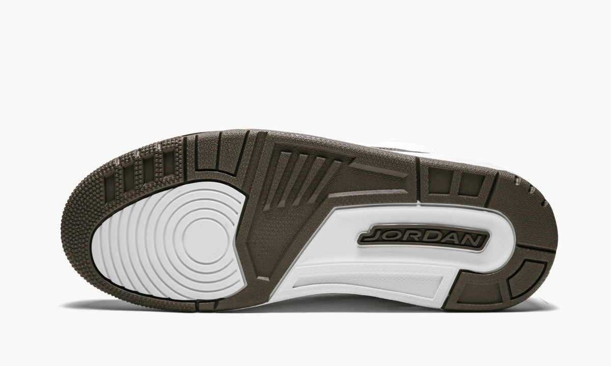 Air Jordan 3 Retro in Mocha - product image from the listing.