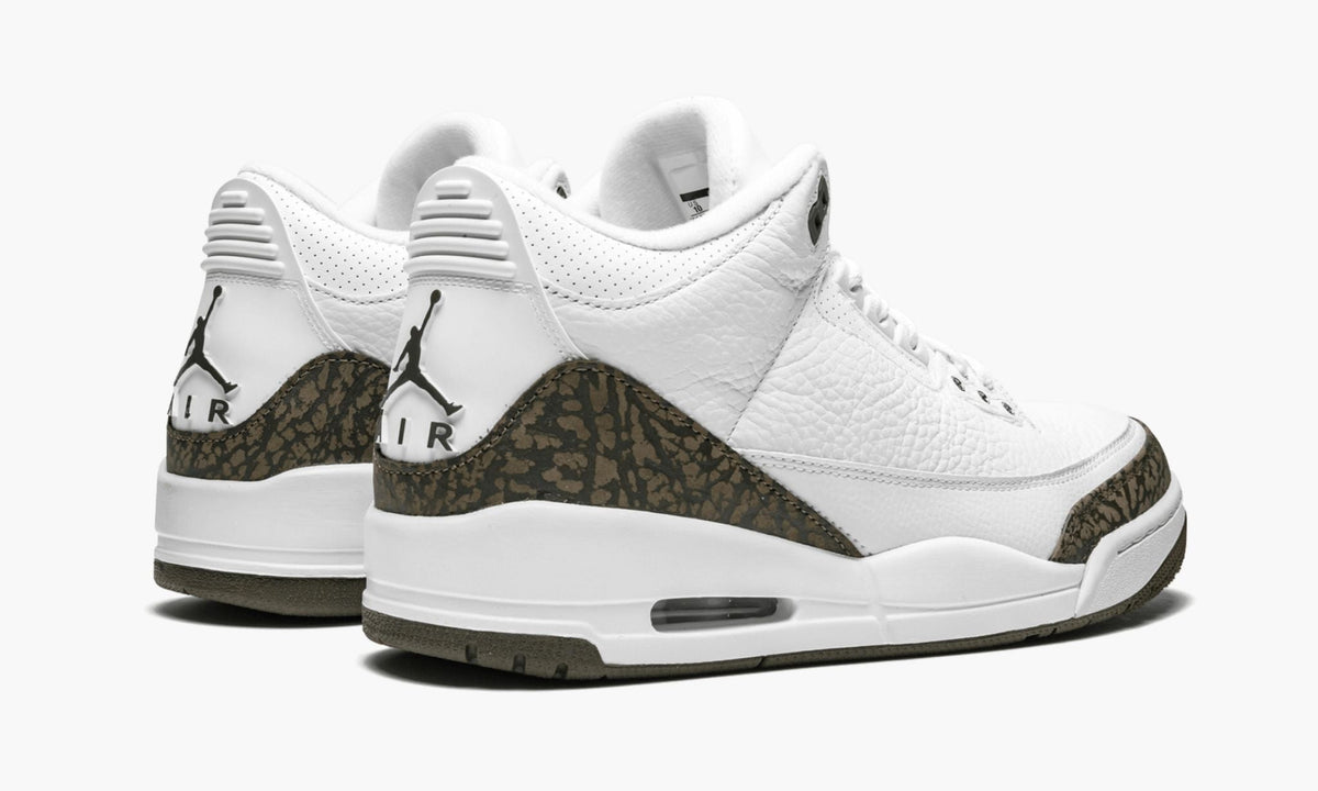 Air Jordan 3 Retro in Mocha - product image from the listing.