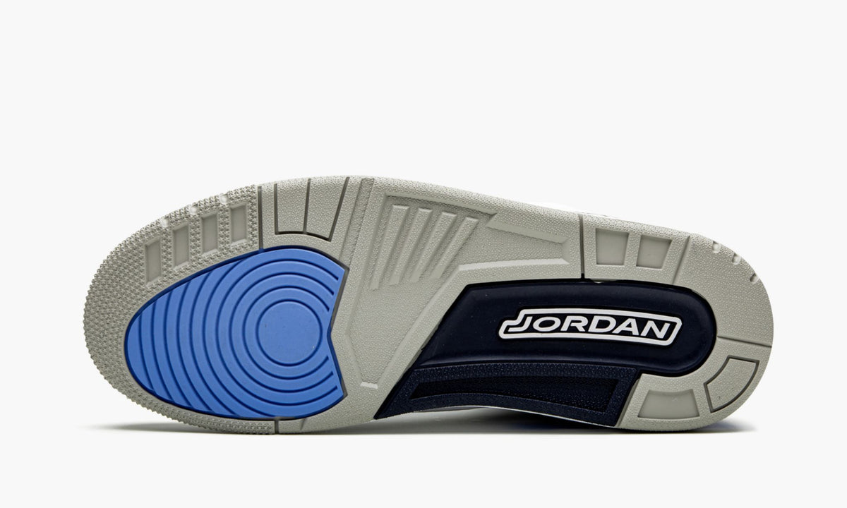 UNC - Air Jordan 3 Retro - product photo shown in the listing for this item.