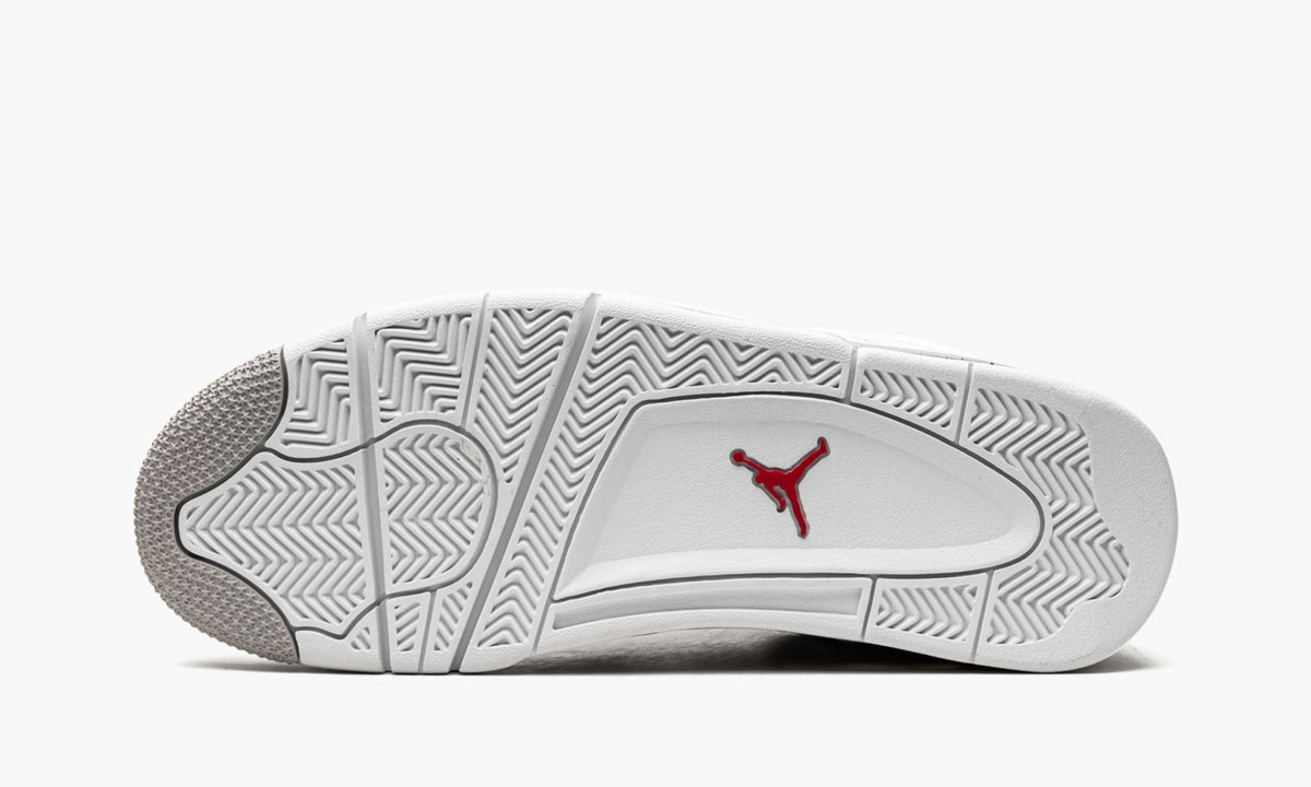 "White Oreo" Air Jordan 4 Retro - product image from the listing.