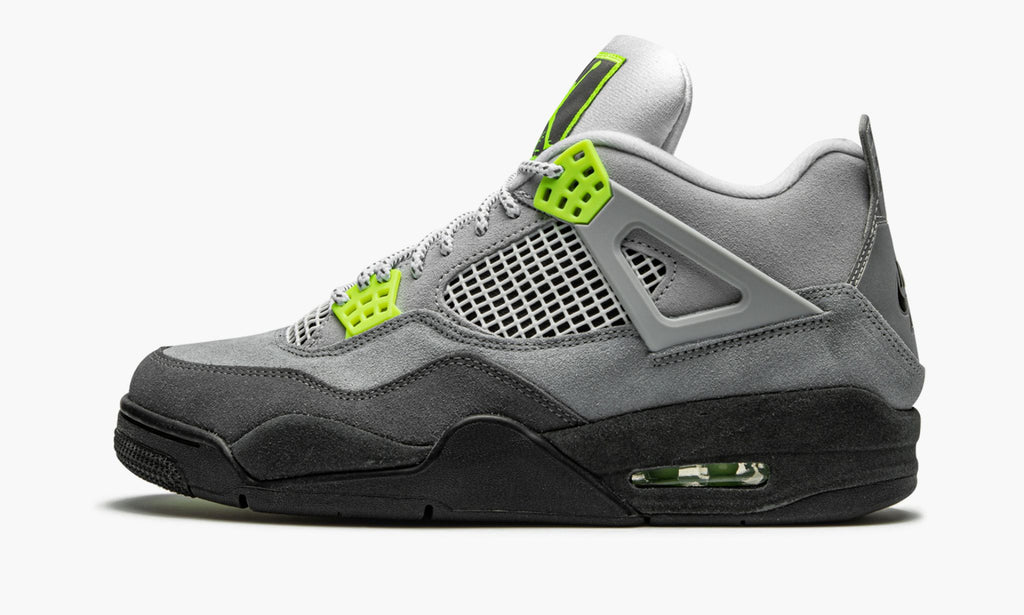 "Neon" Air Jordan 4 Retro SE - product image from the listing.