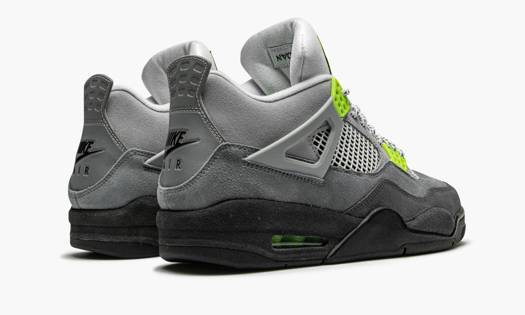 Neon - Air Jordan 4 Retro SE - product image from the listing.