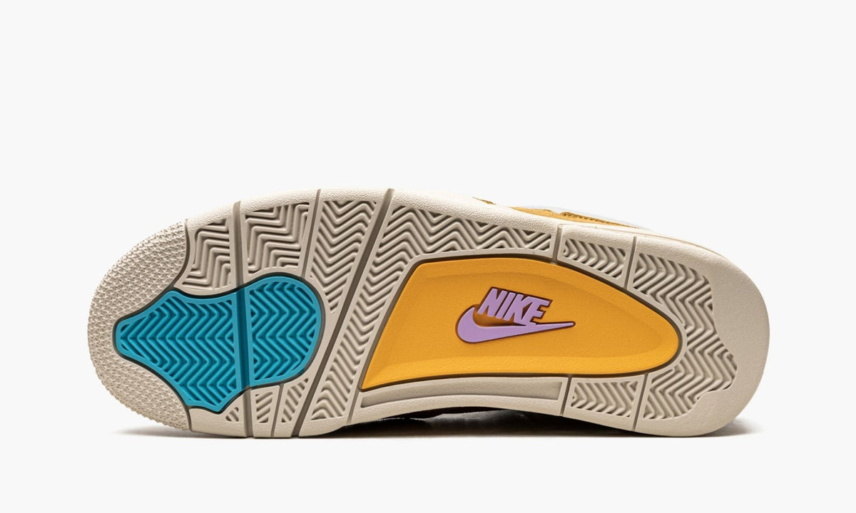 "Union 30th Anniversary - Desert Moss" Air Jordan 4 Retro SP - product image from the listing.