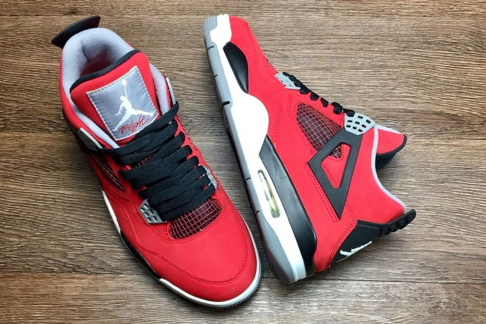 Toro Bravo PS - Air Jordan 4 Retro - product image from the listing.