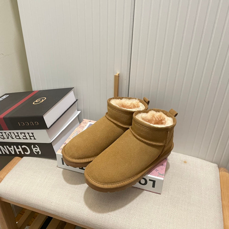 Women's MUS1 Shoes 35-40 Boot with box - product image from the listing.