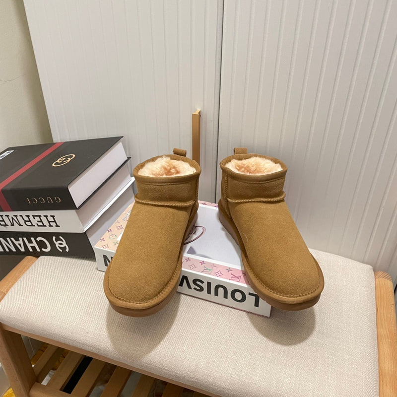 Women's MUS1 Shoes 35-40 Boot with box - product image from the listing.