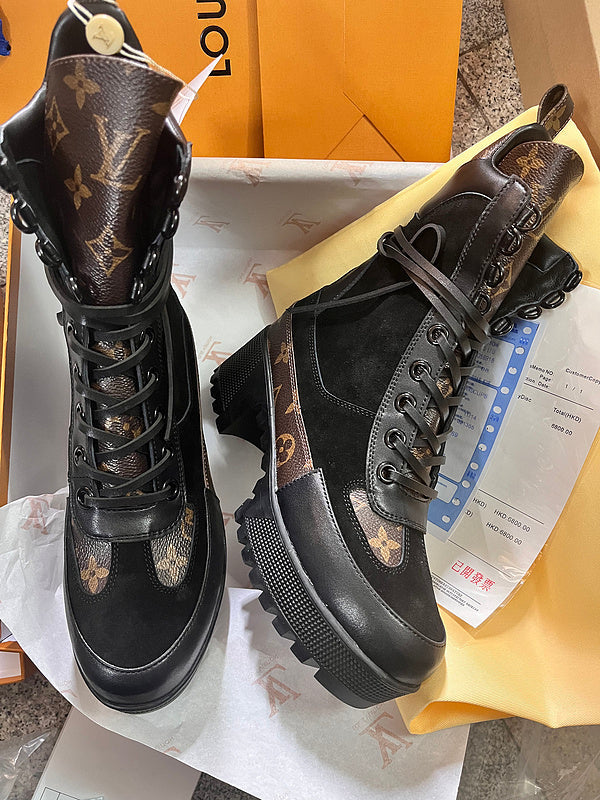 LVSS1 Lady fine quality 35-42 Footwear With box - product image from the listing.