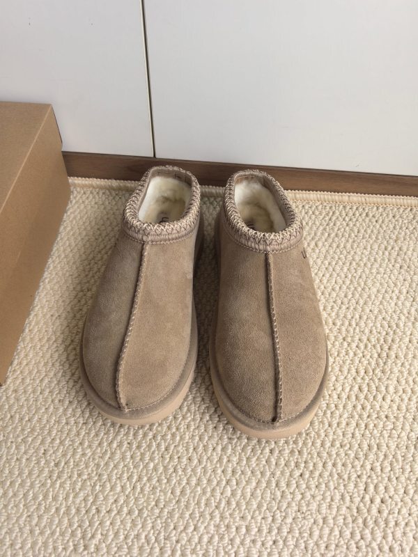 Women's BUS16 Wool Shoes 35-41 with Box - product image from the listing.