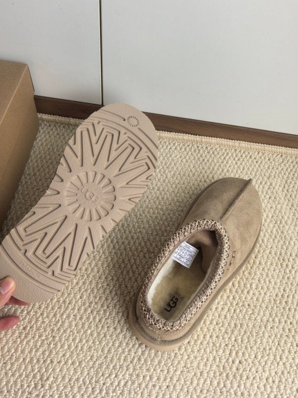 Women's BUS16 Wool Shoes 35-41 with Box - product image from the listing.