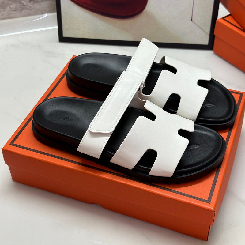 MJHS1 Unisex Slippers in Leather - product image from the listing.