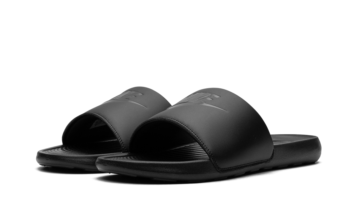 "victori one" NIKE VICTORI ONE SLIDE CN9675 003 - product image from the listing.
