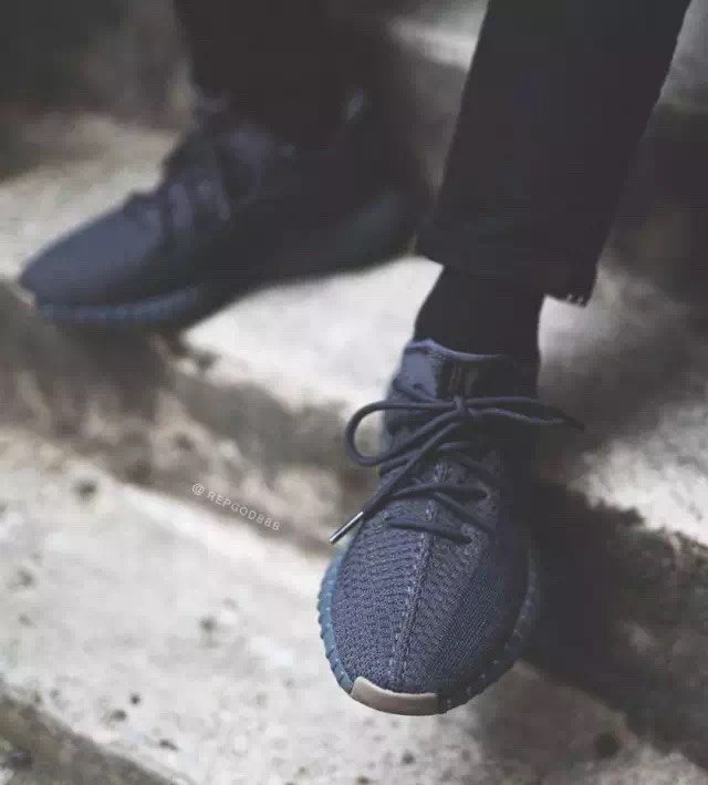adidas Yeezy Boost 350 V2 Cinder Trainers FY2903 - product image from the listing.