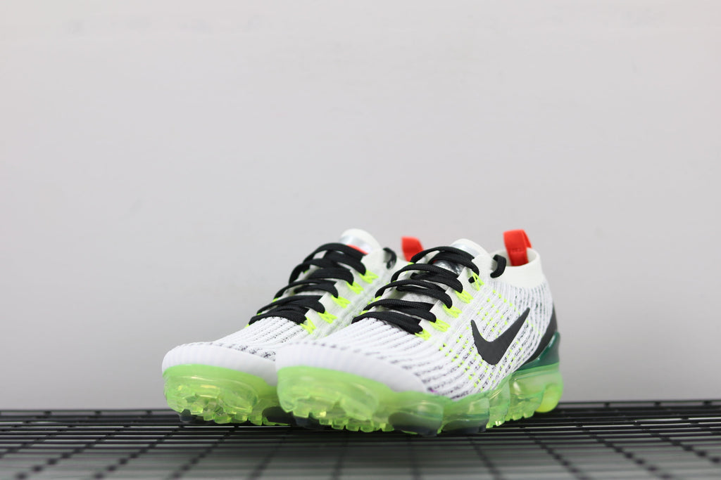 Nike Air VaporMax Flyknit 3 AJ6900-100 Trainers - product image from the listing.