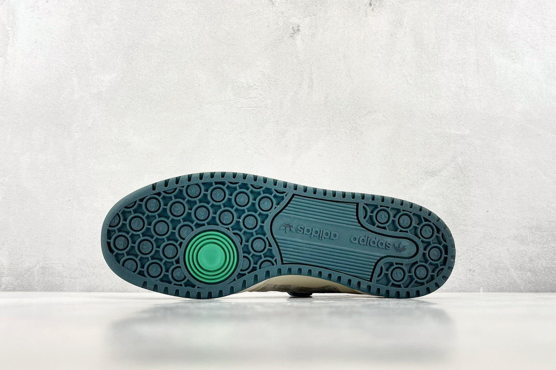 Adidas Originals Forum 84 Low Sneakers in White Green HP2067 - product image from the listing.