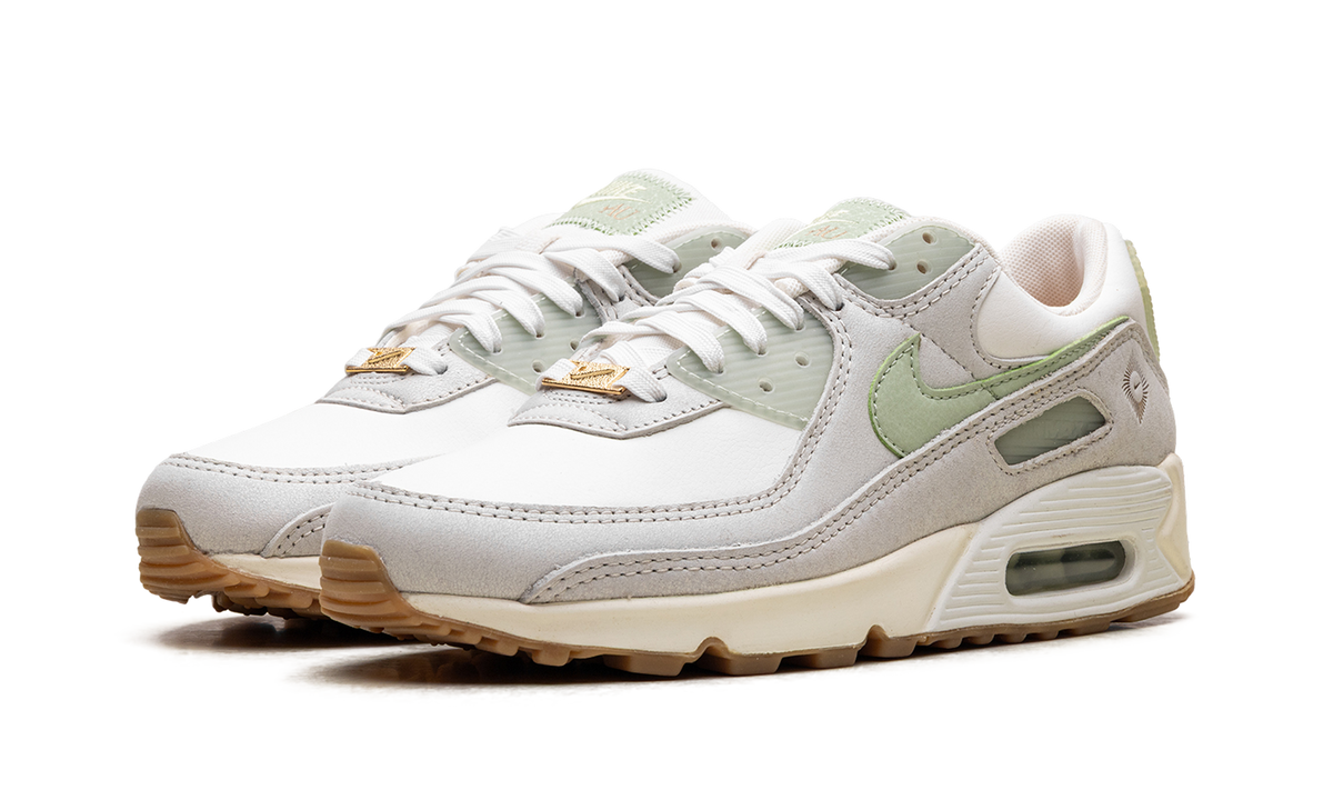 Women's Air Max 90 SE "Australia" FN7490 133 - product image from the listing.