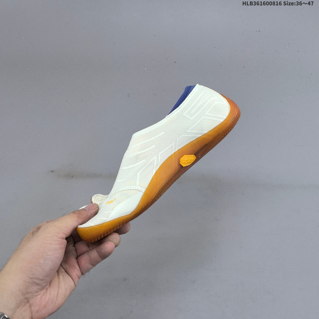 Vibram FiveFingers Groundsplay Training Shoes, in White and Gum - product image from the listing.