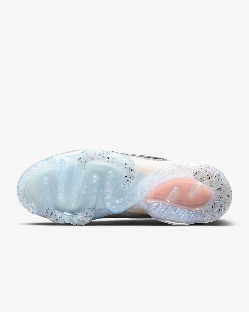 Nike Air VaporMax 2021 Flyknit Trainers DH4084-002 - product image from the listing.