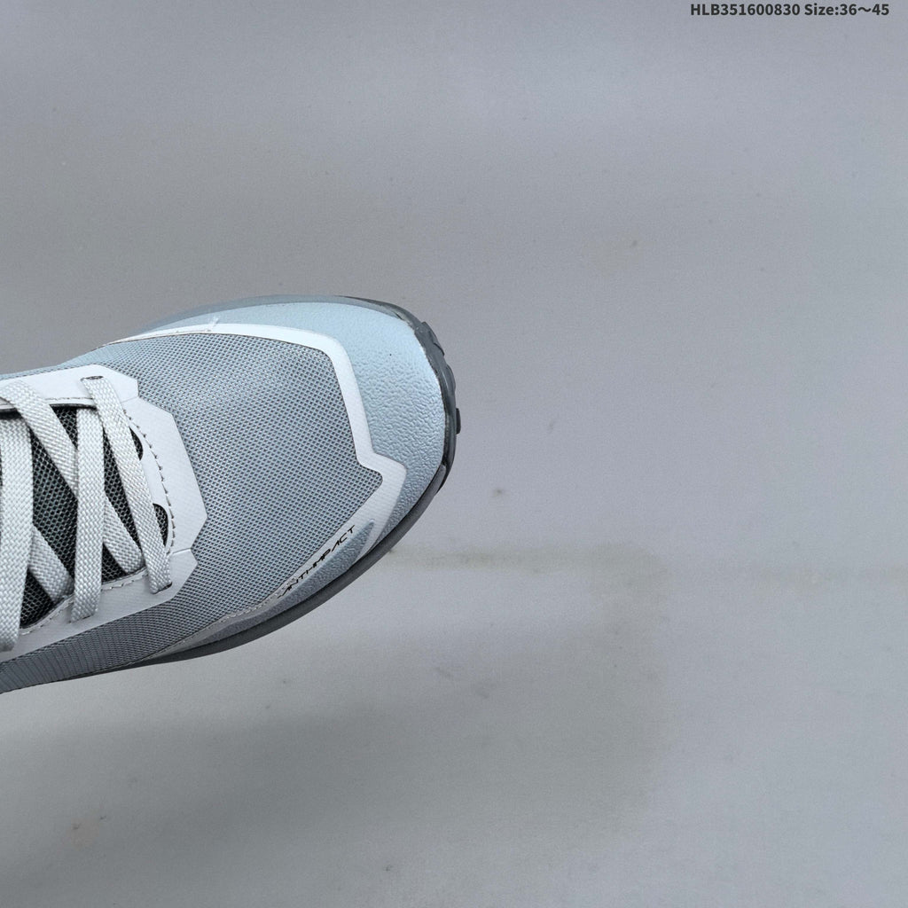 KAILAS Kuocang Low-Cut Hiking Shoes with Vibram Outsole - product image from the listing.
