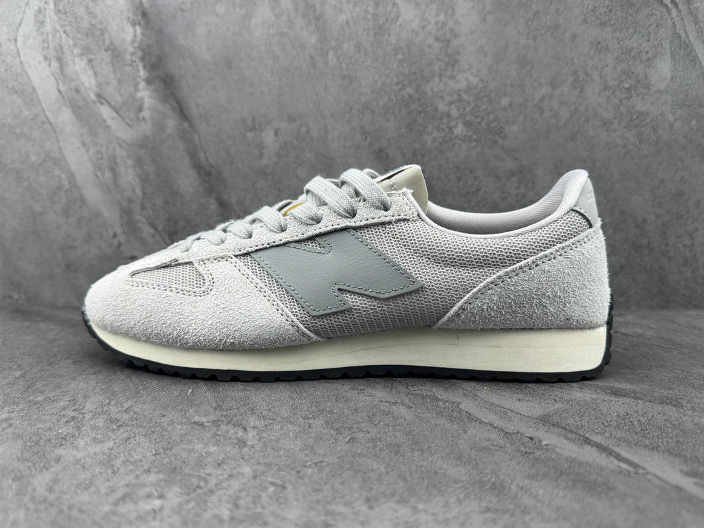 New Balance U471XK Sneakers in Grey - product image from the listing.
