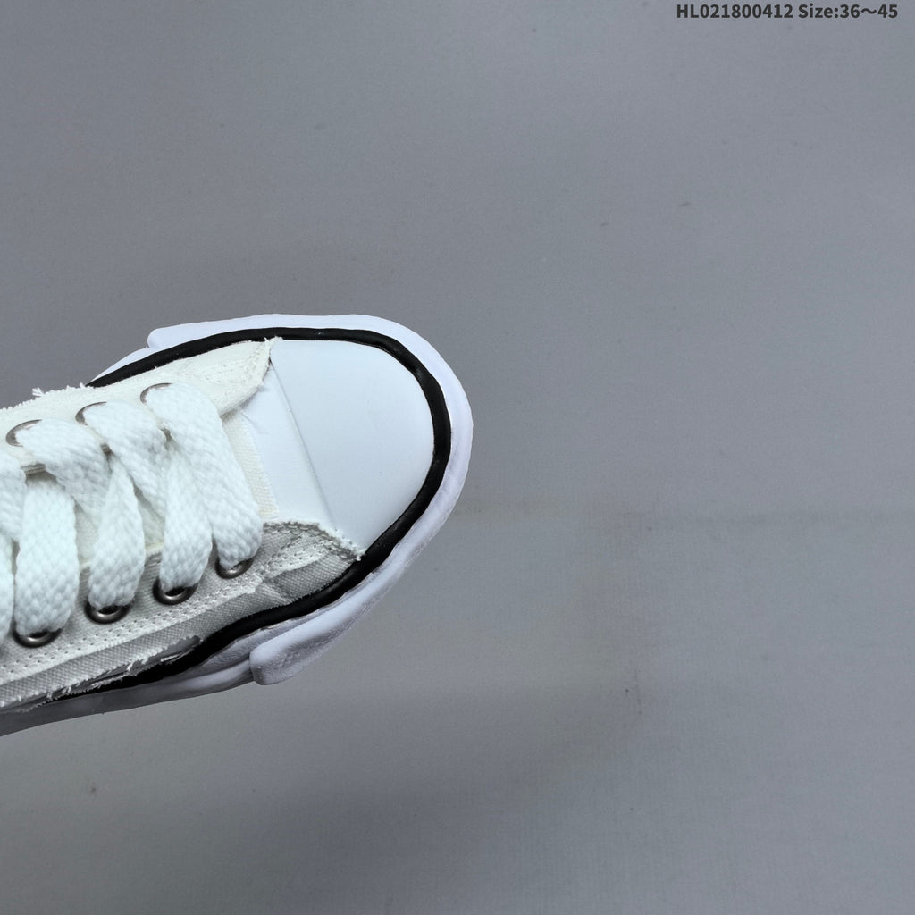 Maison MIHARA YASUHIRO Blakey Low Sneakers, in White - product image from the listing.