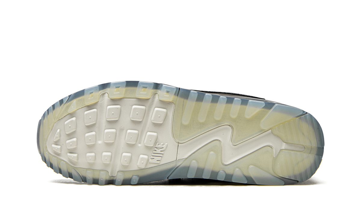 "Undefeated - Black" Air Max 90 CQ2289 002 - product image from the listing.