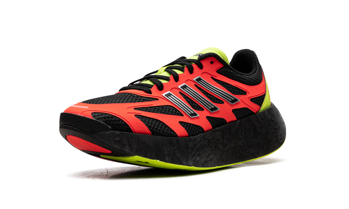 "Carbon Black Solar Red" Adizero Aruku JH5692 - product image from the listing.