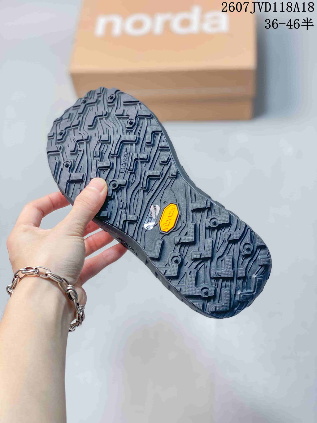 Norda 711780UOI Gray Hiking Trainers - product image from the listing.