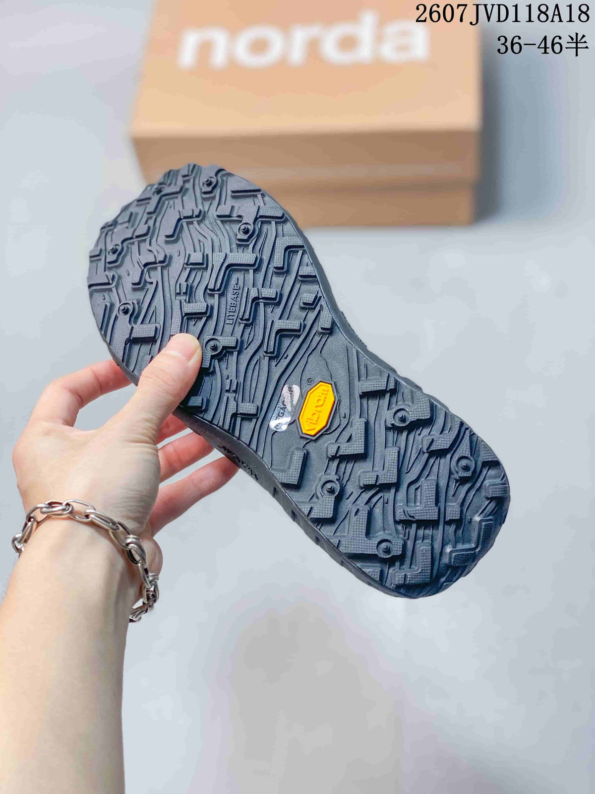 Norda 711780UOI Gray Hiking Trainers - product image from the listing.