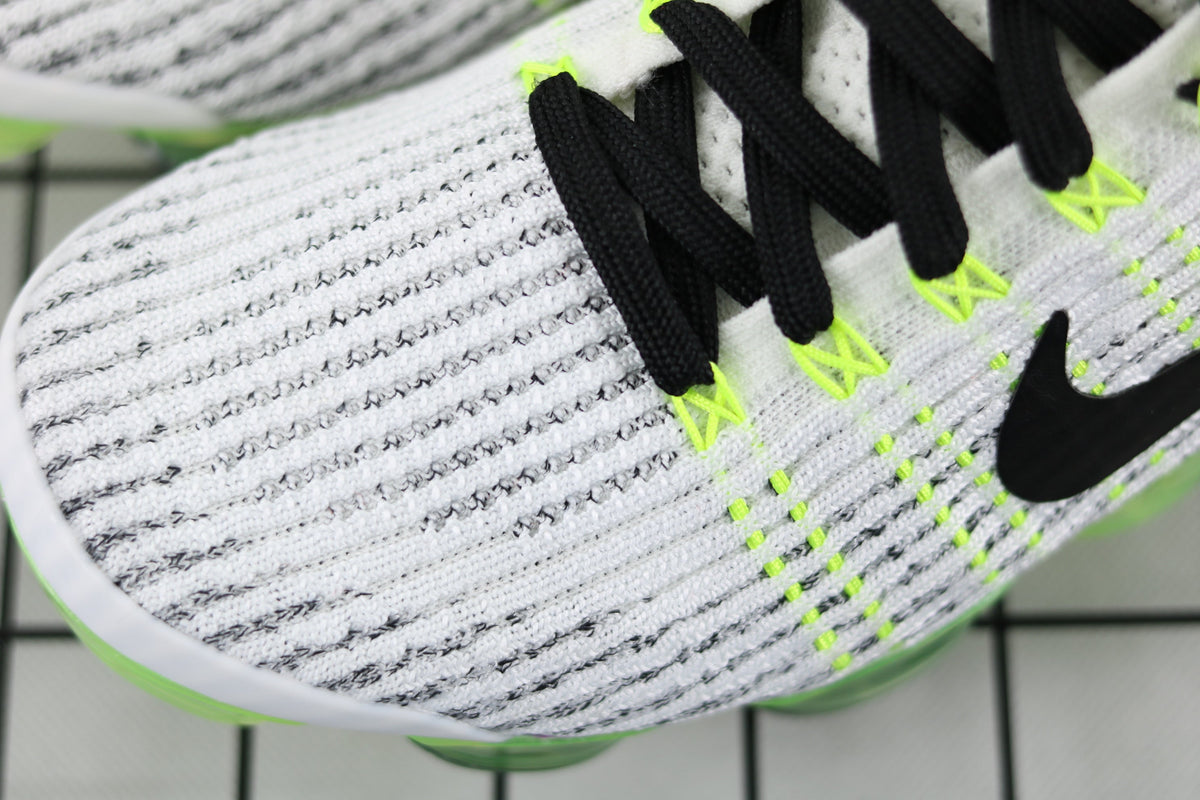 Nike Air VaporMax Flyknit 3 AJ6900-100 Trainers - product image from the listing.