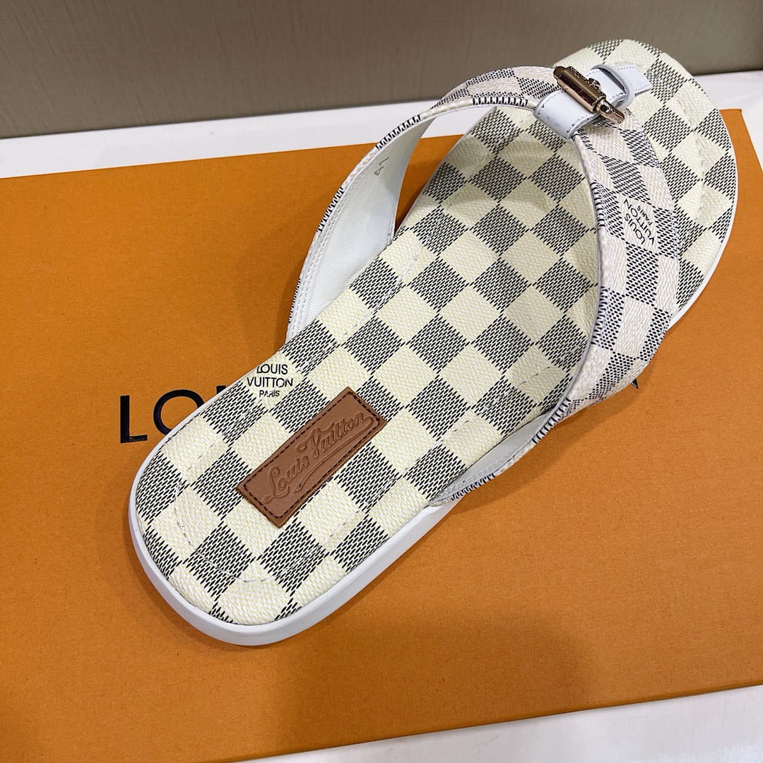 Men's Louis Vuitton Slippers - product image from the listing.
