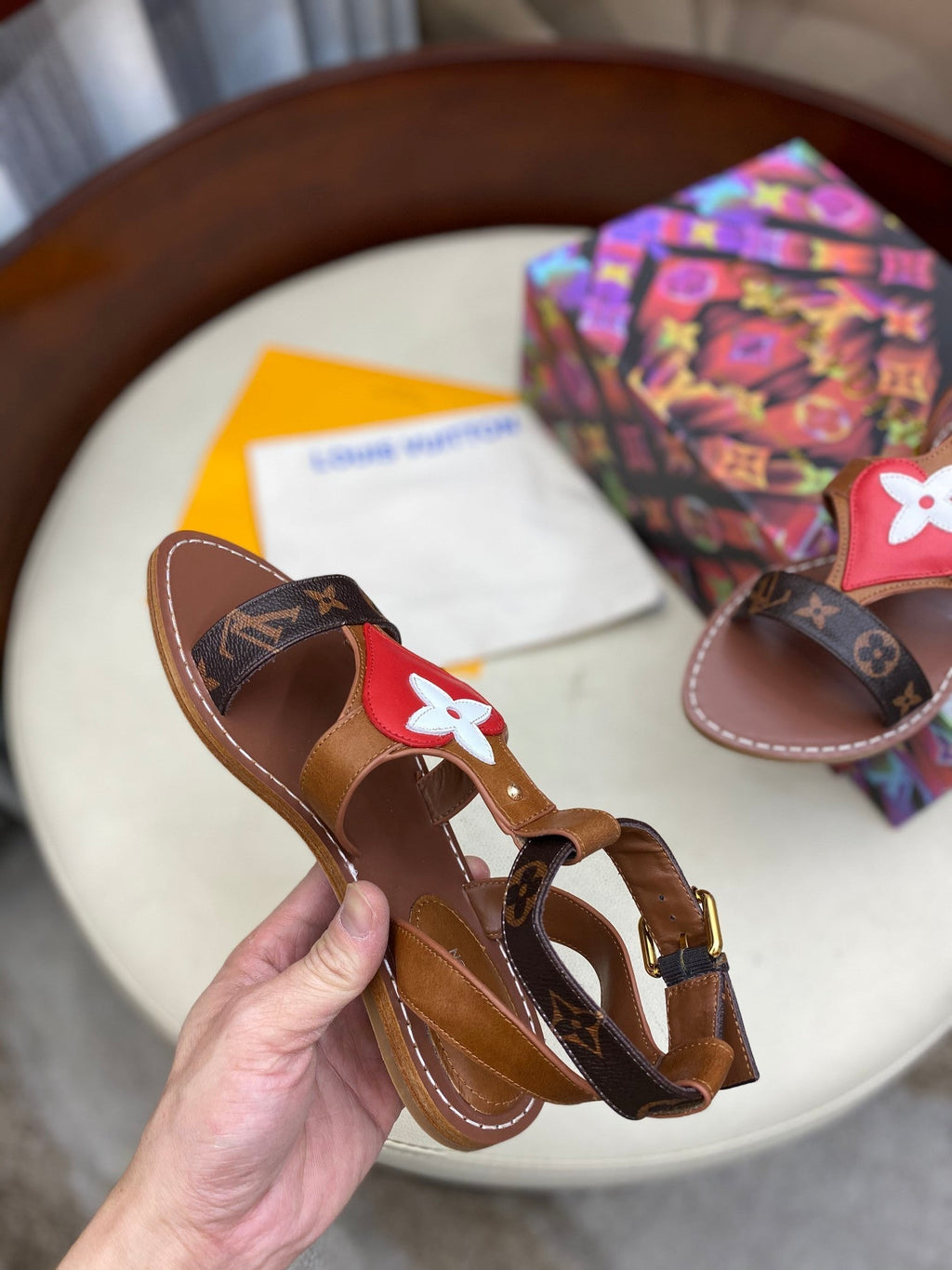 slides by Lv - product photo shown in the listing for this item.