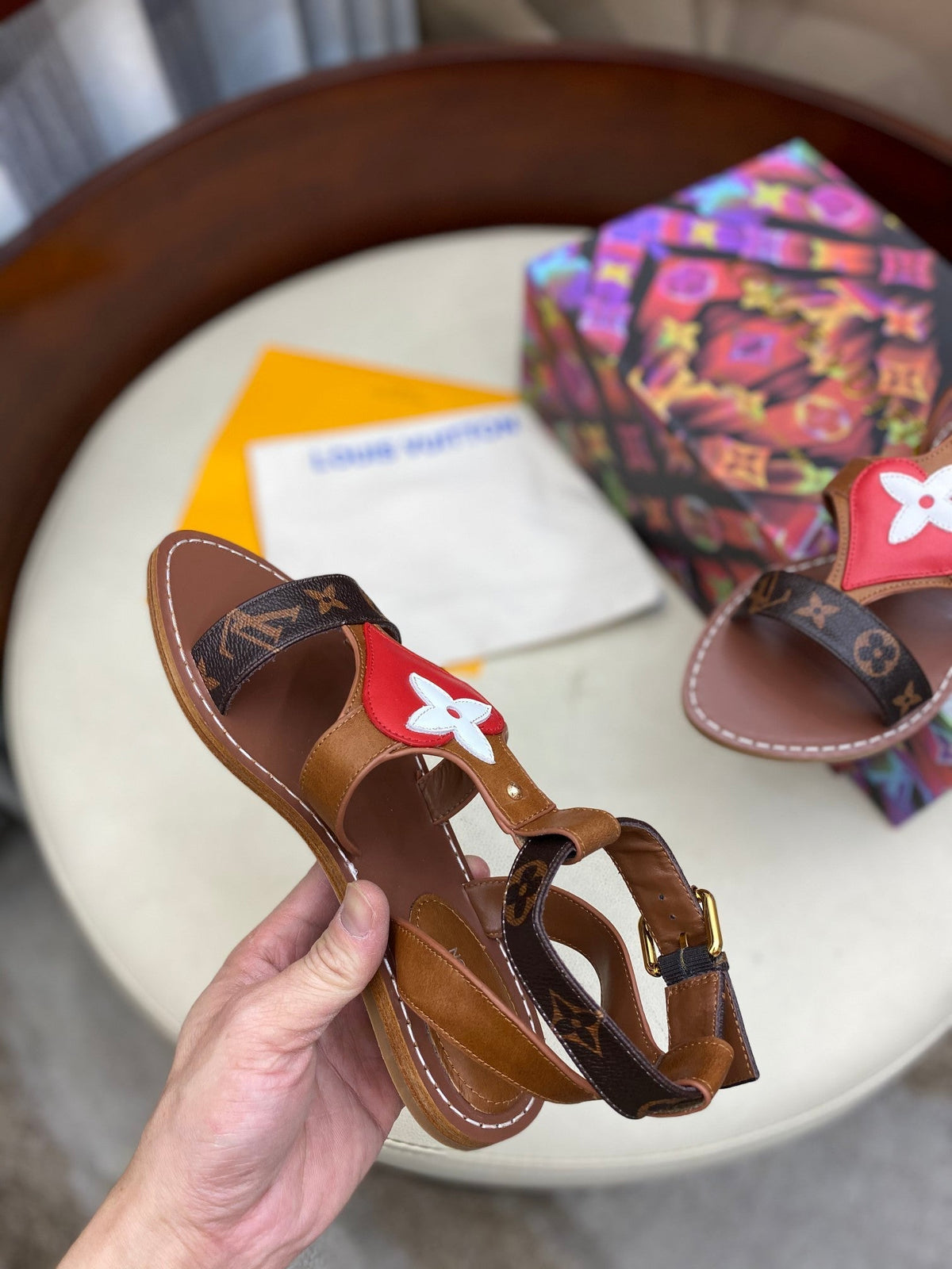 slides by Lv - product photo shown in the listing for this item.