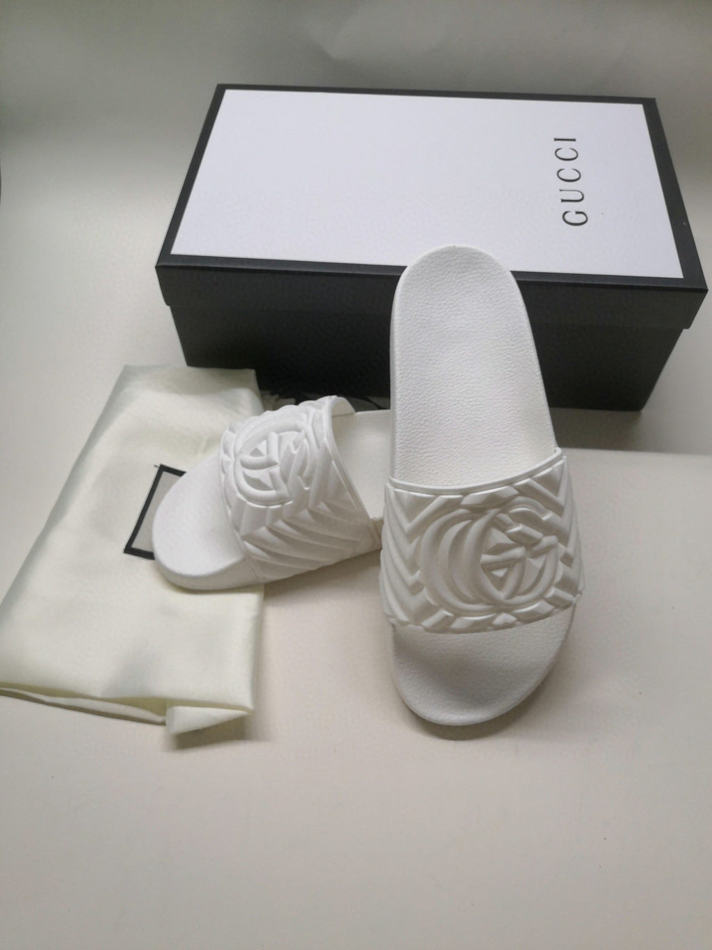 4 colors by Gucci - product photo shown in the listing for this item.