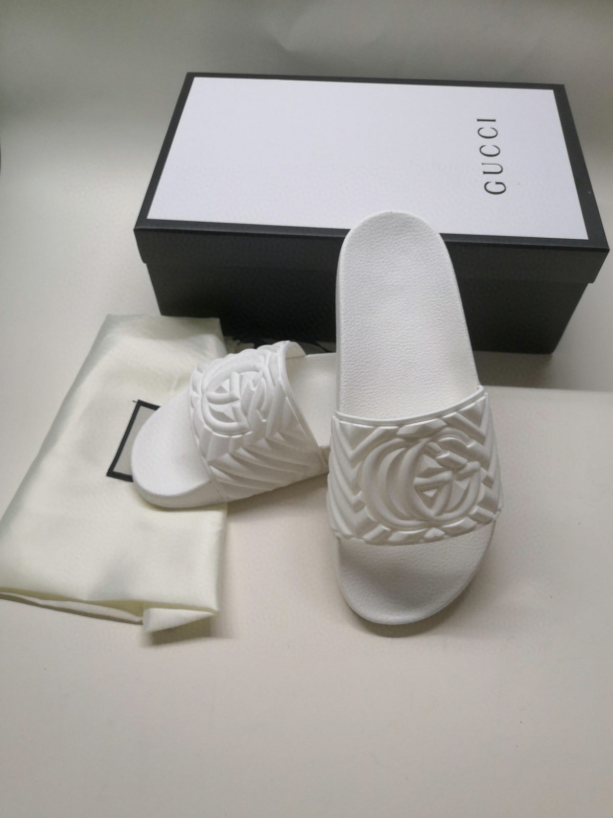 4 colors by Gucci - product photo shown in the listing for this item.