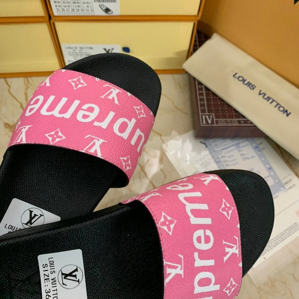 L O G O - S L I D E S (3 Colours Available) - LV x S U P R E M E - product image from the listing.