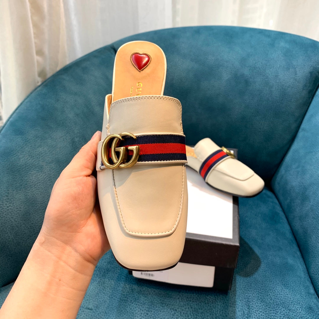 slides by Gucci - product photo shown in the listing for this item.